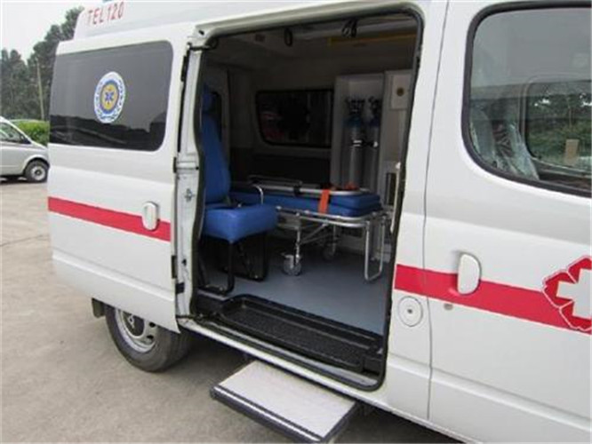 关岭救护车出租服务案例7